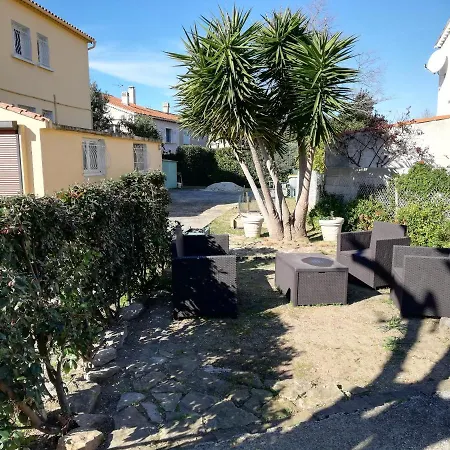 Rez De Six-fours * سيكس-فور-لو-بلاج